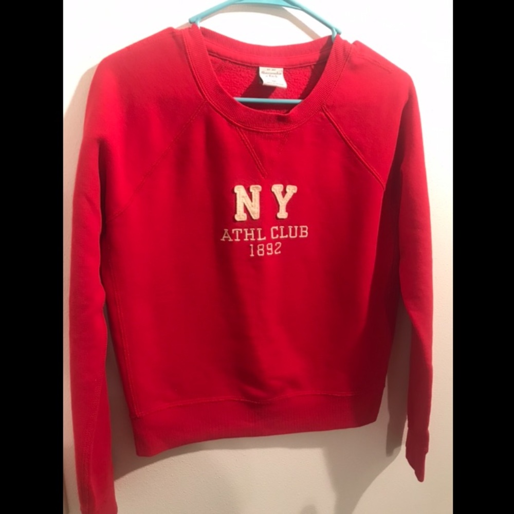 Abercrombie & Fitch Red Pull-Over